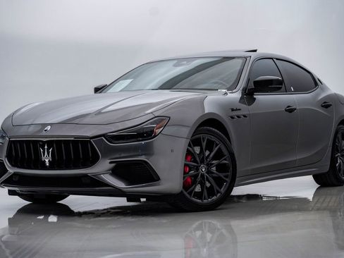 Used 2022 Maserati Ghibli Modena Q4 AWD/4WD image 1