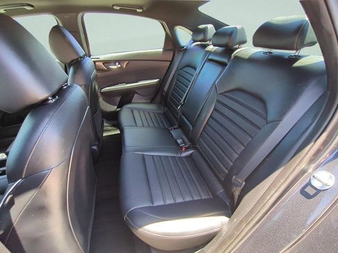 Used 2023 Kia Forte GT-Line w/ GT-Line Premium Package FWD image 9