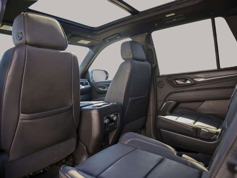 Used 2021 GMC Yukon Denali w/ Denali Premium Package image 27