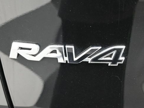 Used 2024 Toyota RAV4 XLE AWD/4WD image 11