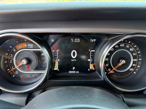 Used 2023 Jeep Gladiator Sport image 32