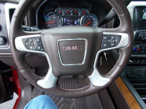 Used 2018 GMC Sierra 1500 SLT AWD/4WD image 32