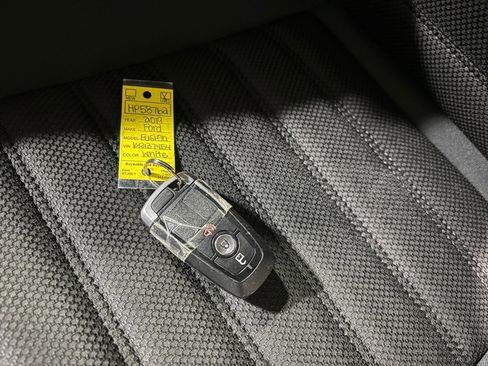 Used 2019 Ford Fusion SE image 13