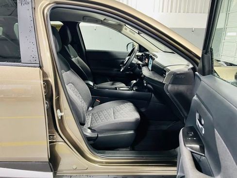 Used 2025 Nissan Kicks SV FWD image 34