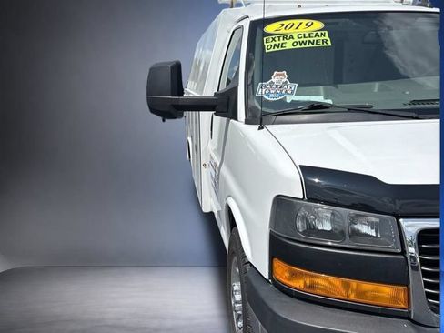 Used 2019 GMC Savana 3500 w/ Power Convenience Package RWD image 2