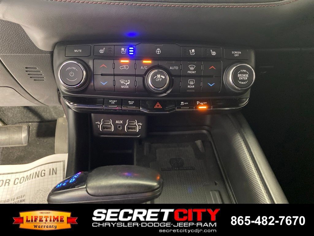 Used 2022 Dodge Durango R/T w/ Blacktop Package AWD/4WD image 22