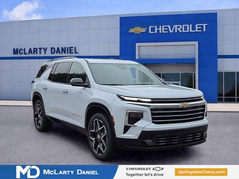 New 2026 Chevrolet Traverse High Country FWD image 1