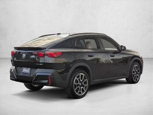 Certified 2025 BMW X2 xDrive28i w/ Premium Package image 5