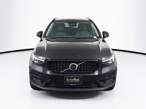 Used 2023 Volvo XC40 B5 Plus w/ Protection Package Premier AWD/4WD image 2