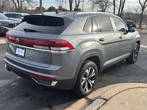 Used 2025 Volkswagen Atlas Cross Sport SE image 8