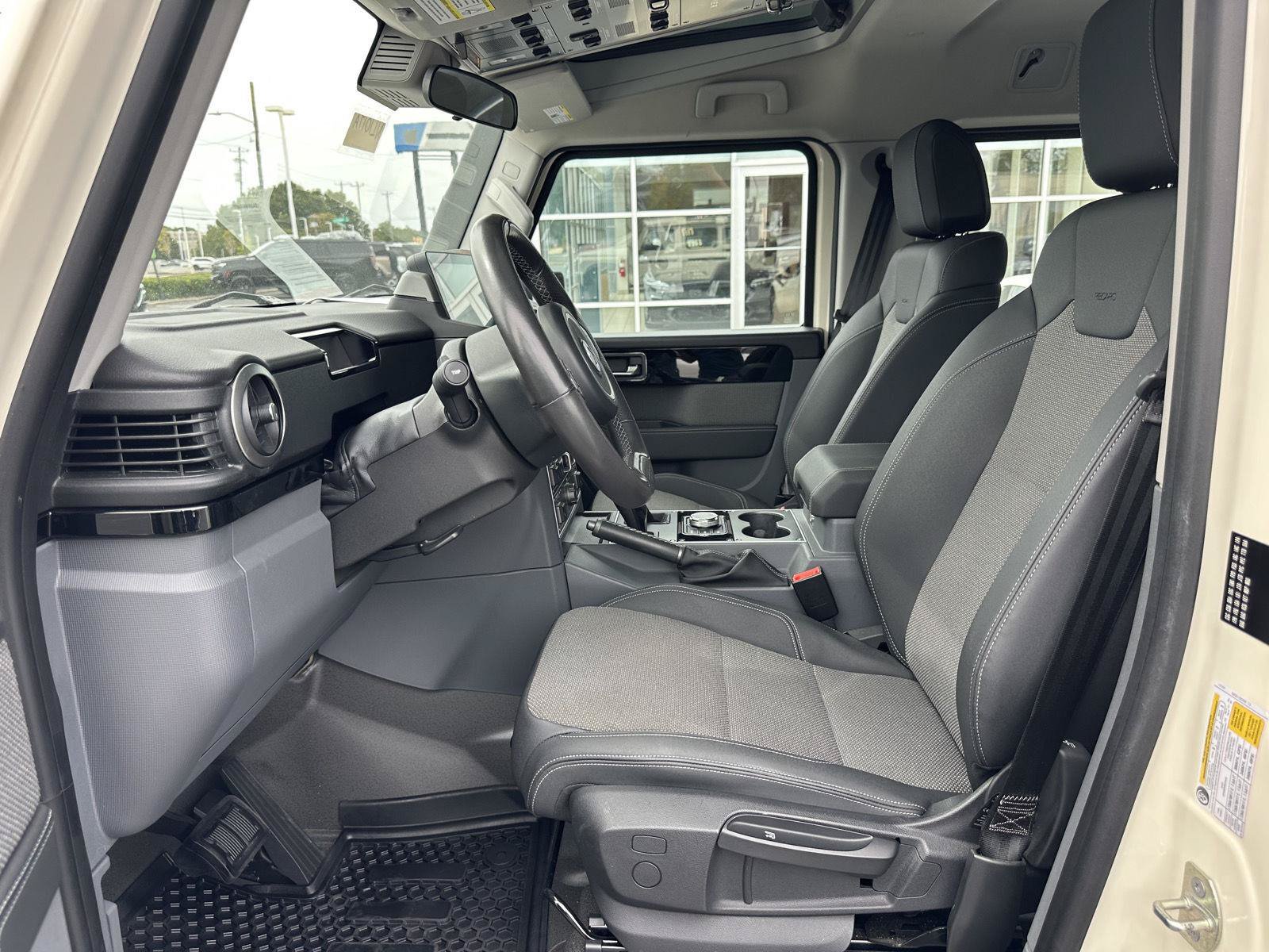Used 2024 INEOS Grenadier Station Wagon AWD/4WD image 9