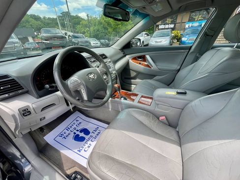 Used 2011 Toyota Camry XLE w/ XLE Extra-Value Pkg #2 FWD image 7