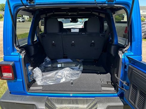 New 2026 Jeep Wrangler Unlimited Sport AWD/4WD image 21