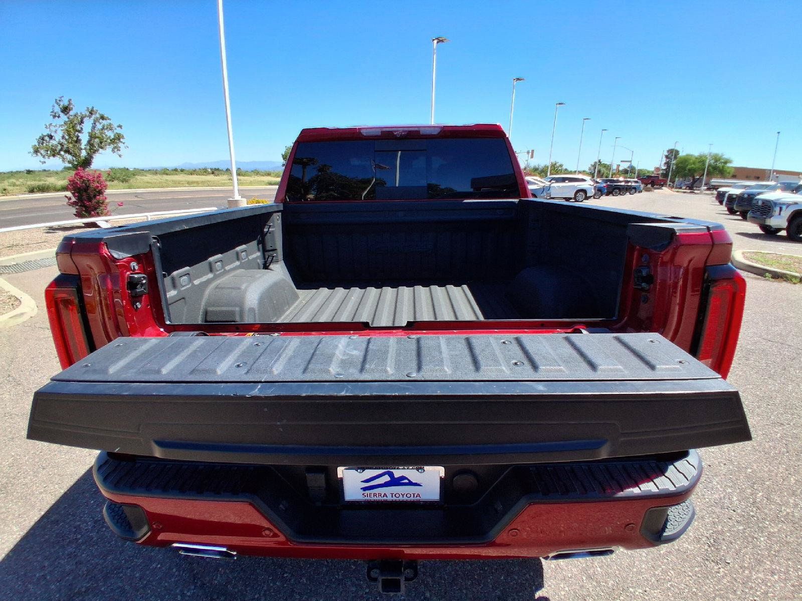 Used 2024 GMC Sierra 1500 AT4 w/ Technology Package AWD/4WD image 23