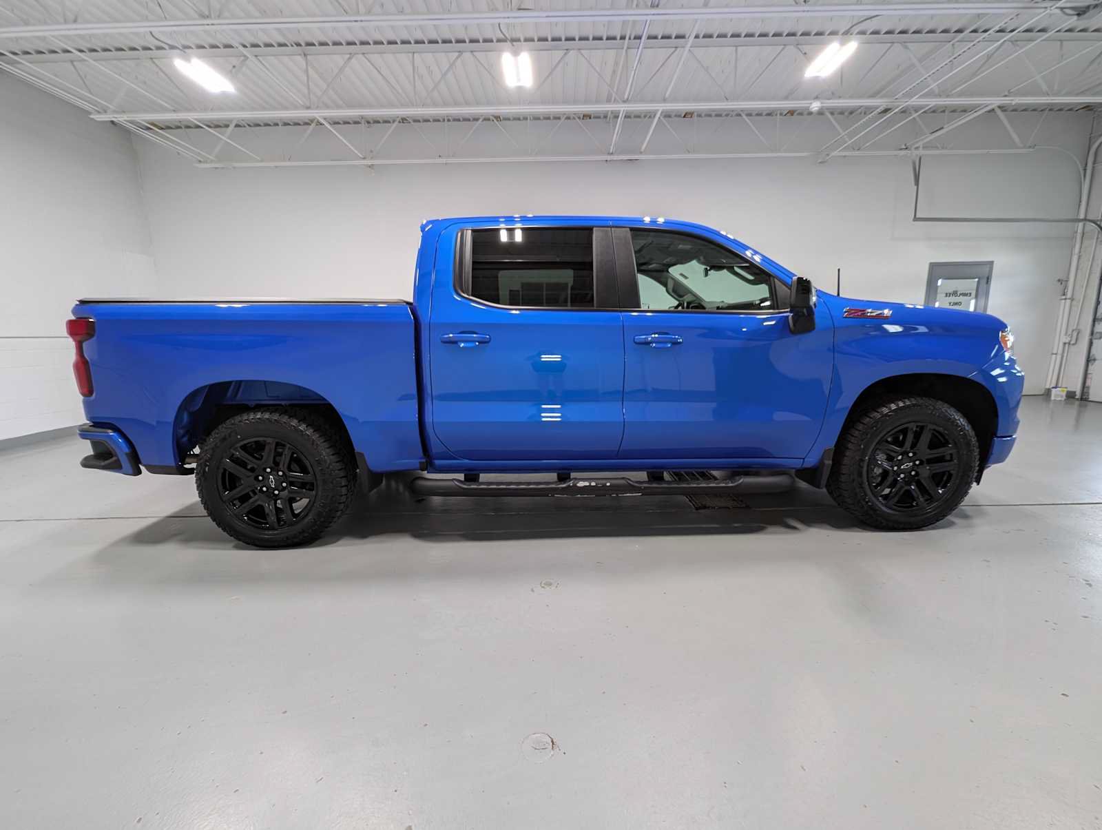 Used 2025 Chevrolet Silverado 1500 RST w/ Convenience Package II AWD/4WD image 7