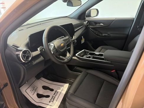 New 2027 Chevrolet Equinox LT w/ Convenience Package II FWD image 8