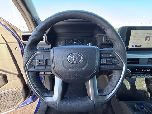Used 2025 Toyota Tacoma SR5 AWD/4WD image 24