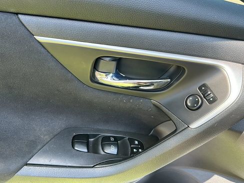 Used 2015 Nissan Altima 2.5 SV w/ Convenience Package FWD image 40