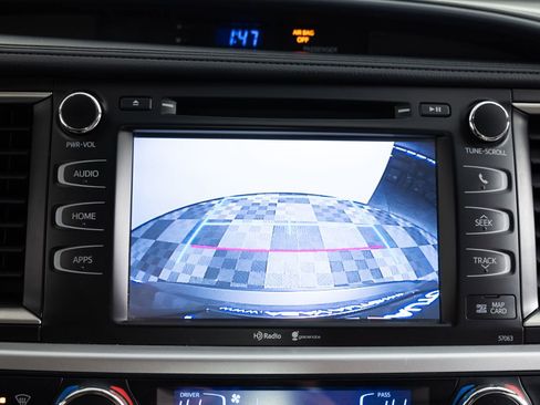 Used 2015 Toyota Highlander XLE image 42