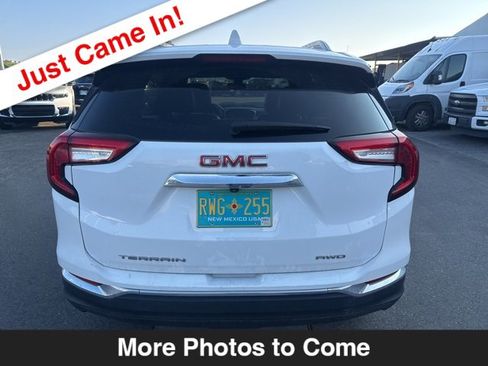 Used 2024 GMC Terrain SLT image 4