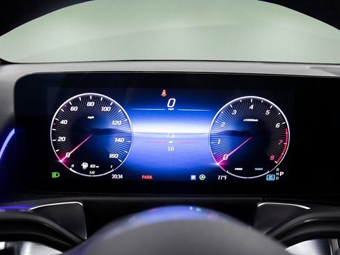 Used 2025 Mercedes-Benz GLB 250 image 15