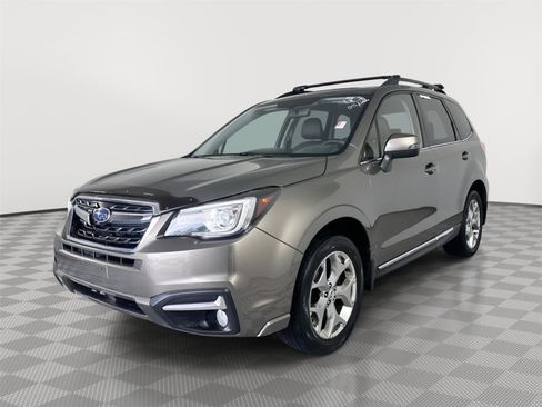 Used 2017 Subaru Forester 2.5i Touring w/ Popular Package #2 AWD/4WD image 3