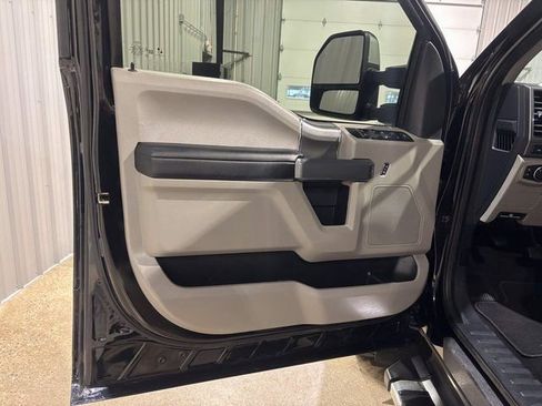 Used 2022 Ford F250 XLT w/ XLT Premium Package image 10