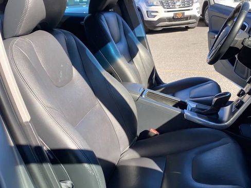 Used 2015 Volvo V60 T5 Premier image 26