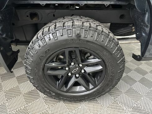 Used 2019 Chevrolet Silverado 1500 Custom Trail Boss w/ Custom Convenience Package AWD/4WD image 19