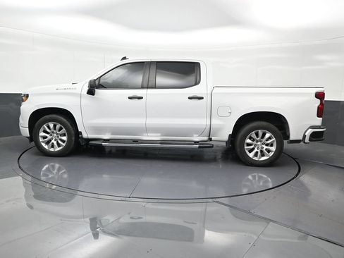 Used 2022 Chevrolet Silverado 1500 Custom RWD image 2