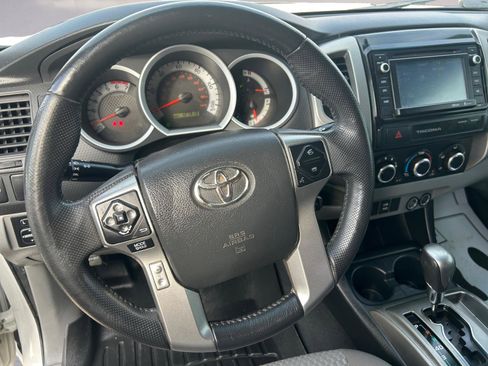 Used 2015 Toyota Tacoma PreRunner image 12