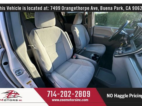 Used 2017 Toyota Sienna LE FWD image 21