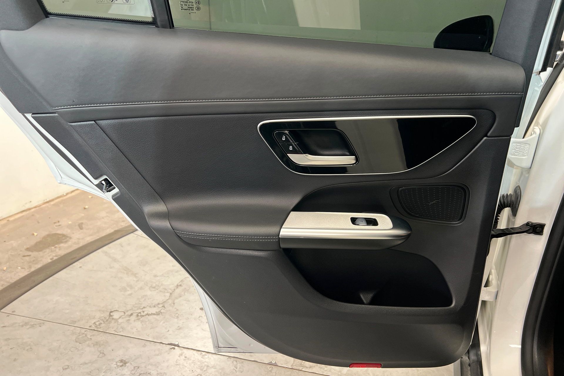 Used 2024 Mercedes-Benz GLC 300 4MATIC image 19