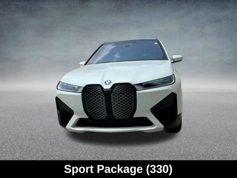 Used 2024 BMW iX xDrive50 w/ Sport Package AWD/4WD image 7