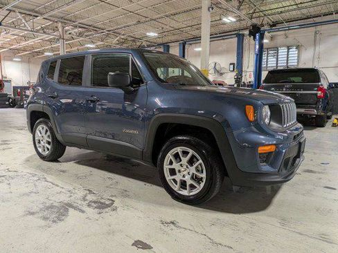 Certified 2023 Jeep Renegade Latitude AWD/4WD image 1