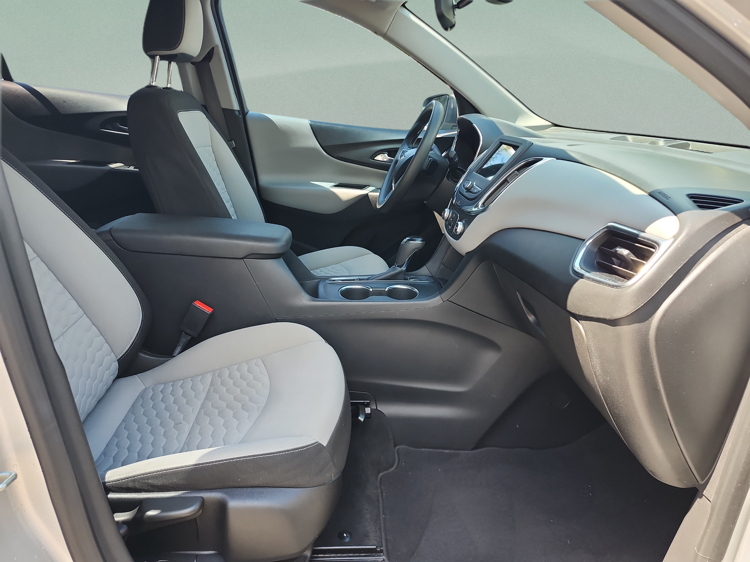 Used 2019 Chevrolet Equinox LS FWD image 19