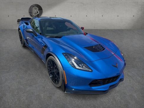 Used 2016 Chevrolet Corvette Z06 w/ 3LZ Preferred Equipment Group RWD image 3