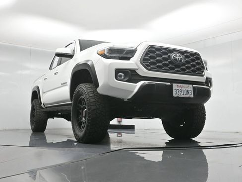 Used 2022 Toyota Tacoma TRD Off-Road w/ Technology Package AWD/4WD image 43