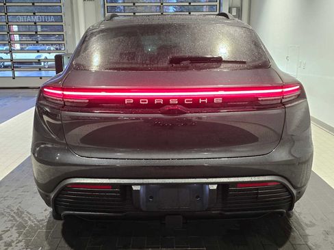 New 2025 Porsche Macan 4S Electric image 4