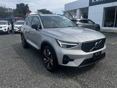 Certified 2023 Volvo XC40 B5 Plus w/ Protection Package Premier
