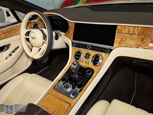 Used 2022 Bentley Continental GT AWD/4WD image 27