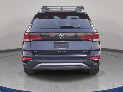 Used 2022 Volkswagen Taos SE AWD/4WD image 6