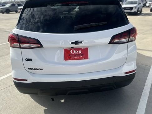 Used 2023 Chevrolet Equinox LS w/ LS Convenience Package image 4