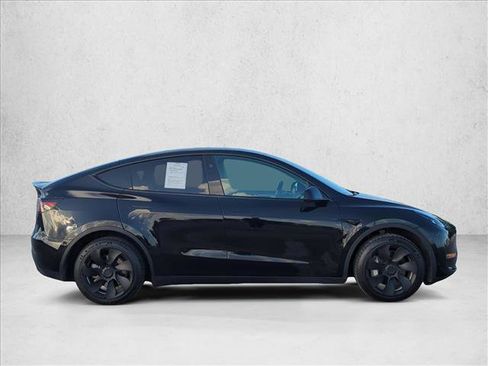 Used 2024 Tesla Model Y Long Range image 4