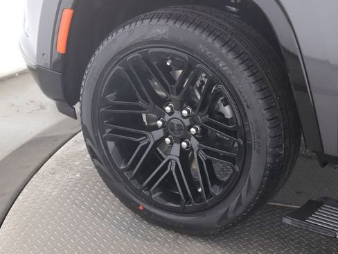 New 2026 Jeep Grand Wagoneer L Limited AWD/4WD image 13
