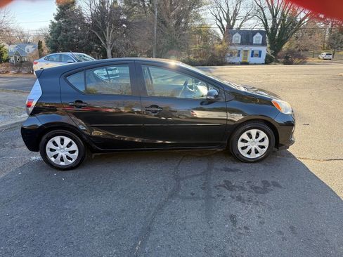 Used 2012 Toyota Prius C Two image 6