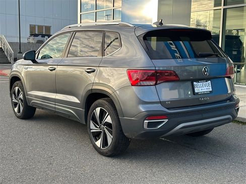 Used 2024 Volkswagen Taos SE image 3