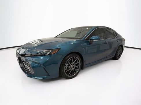 Used 2026 Toyota Camry XLE w/ Premium Plus Package FWD image 3