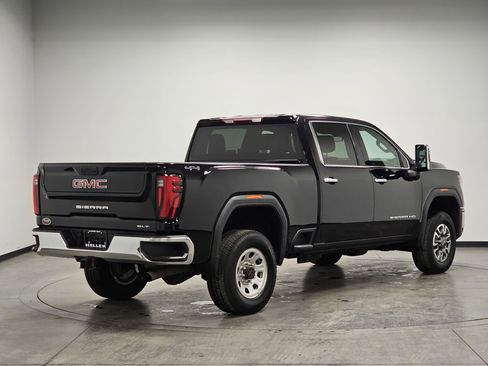 Used 2024 GMC Sierra 2500 SLT image 8