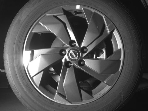 Used 2025 Nissan Rogue SV FWD image 13